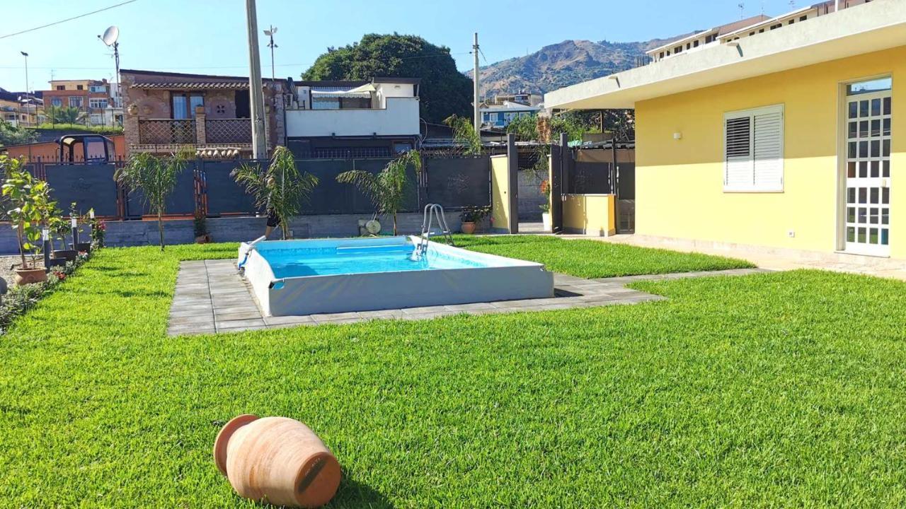 La Villa Trinacria Giardini Naxos Bagian luar foto
