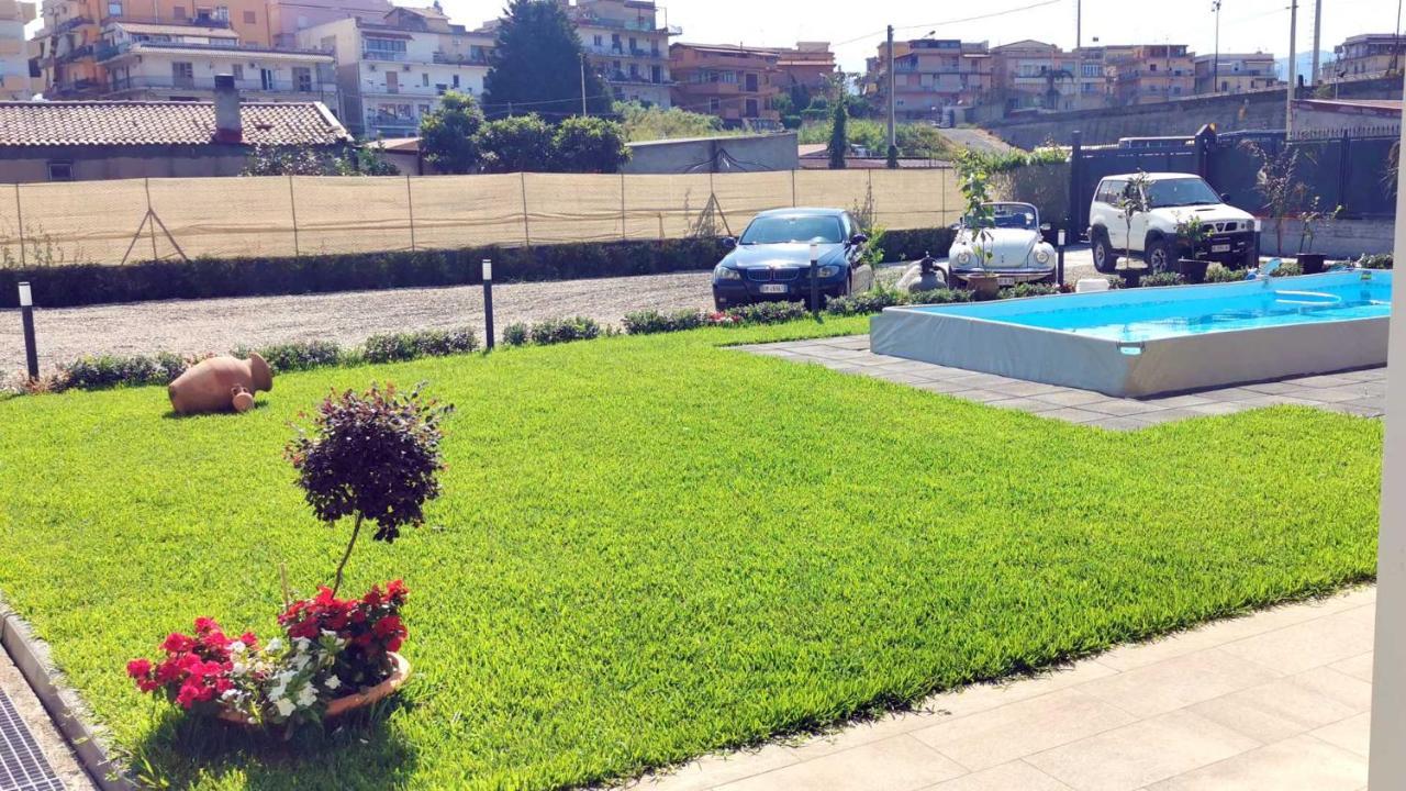 La Villa Trinacria Giardini Naxos Bagian luar foto