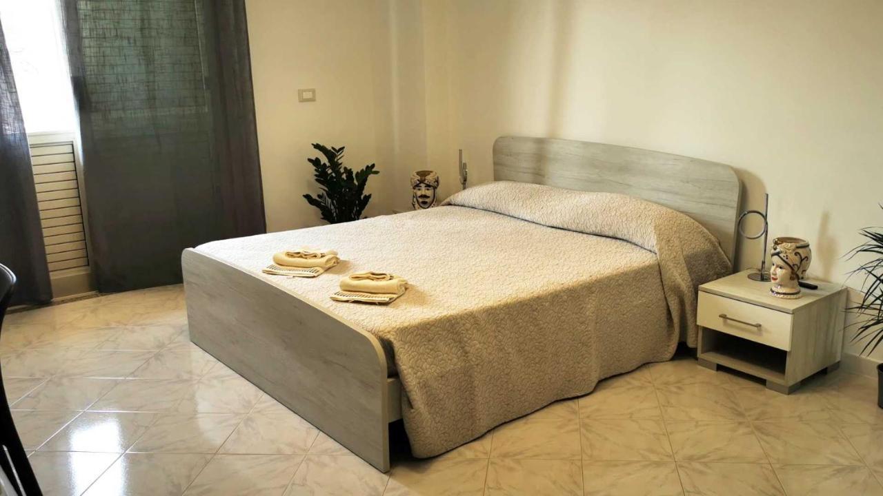 La Villa Trinacria Giardini Naxos Bagian luar foto